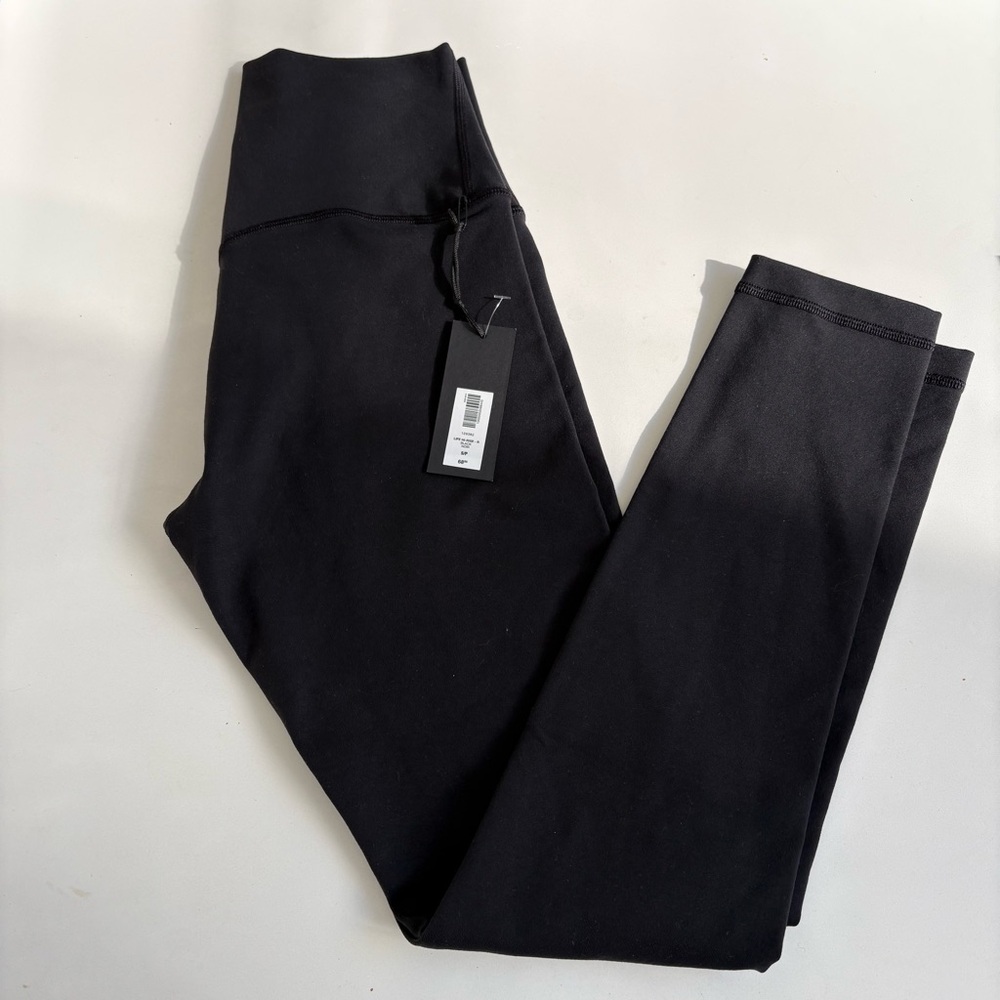 Aritzia TNAaction leggings